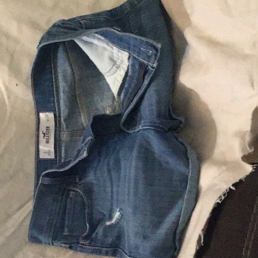 Shorts - Picture 2 of 3